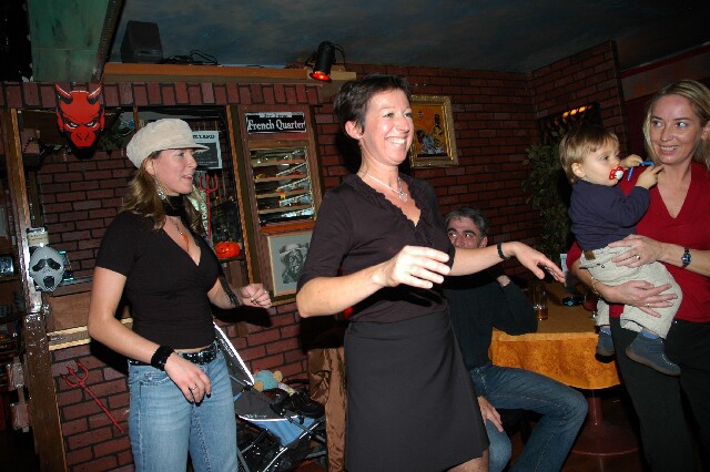 min 2005 11 06 sharkys 079